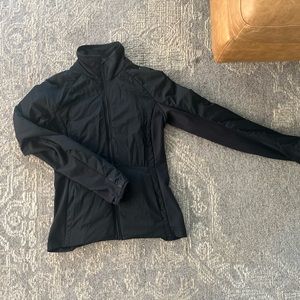 Lululemon black spring jacket 🌸 size 4 or 6 - not sure!